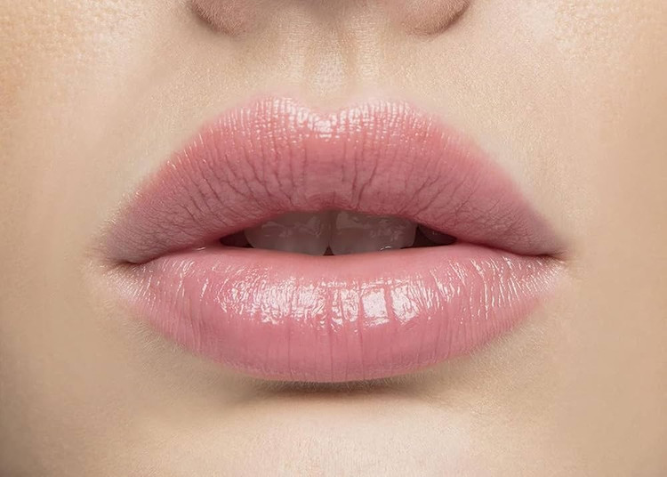 بالم لب باله آ برای خشکی لب