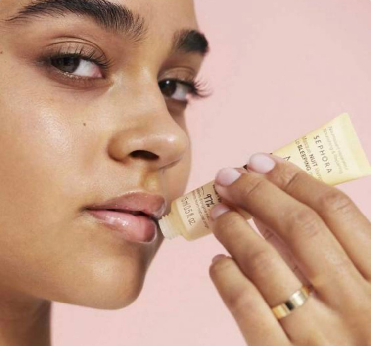 ماسک ترمیم کننده لب سفورا